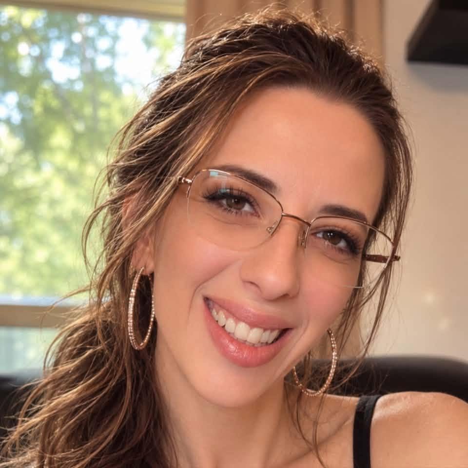 Lisa Holbrook portrait